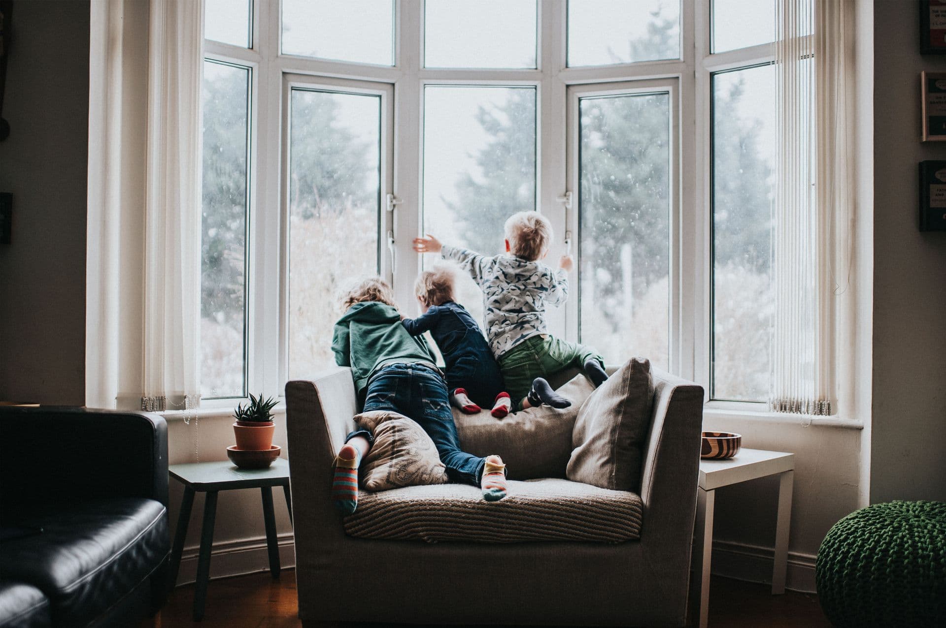 kids by window